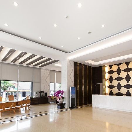 Hoya Hotel Taitung Экстерьер фото