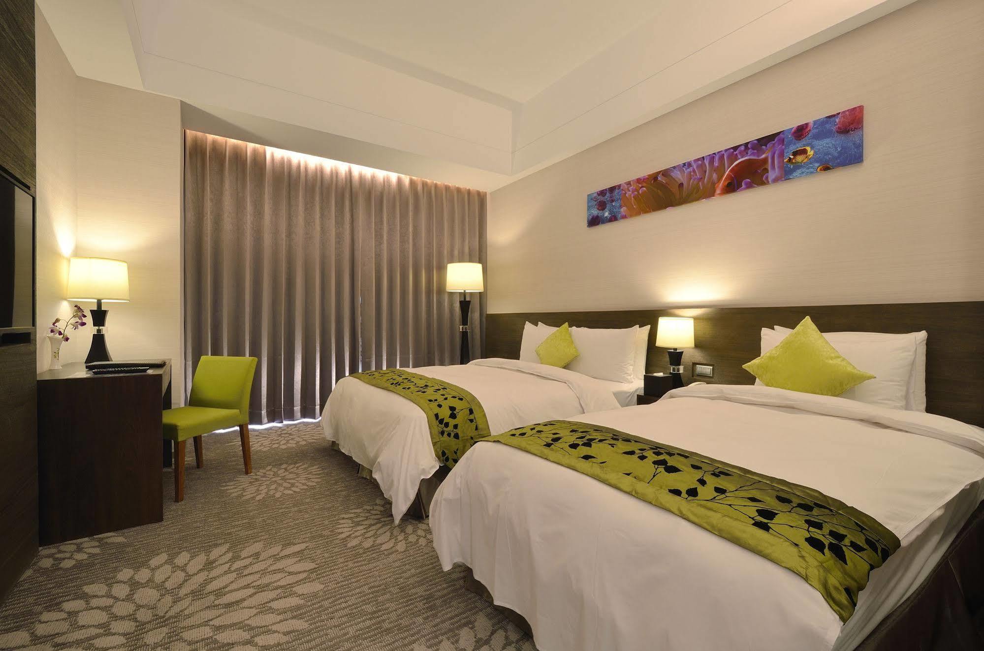 Hoya Hotel Taitung Экстерьер фото