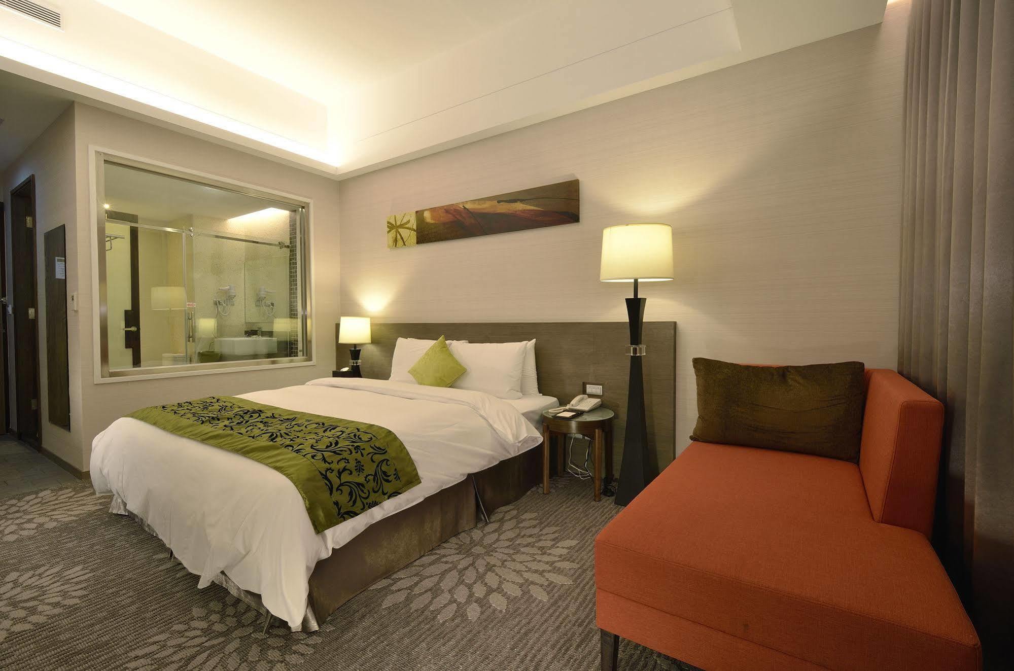 Hoya Hotel Taitung Экстерьер фото