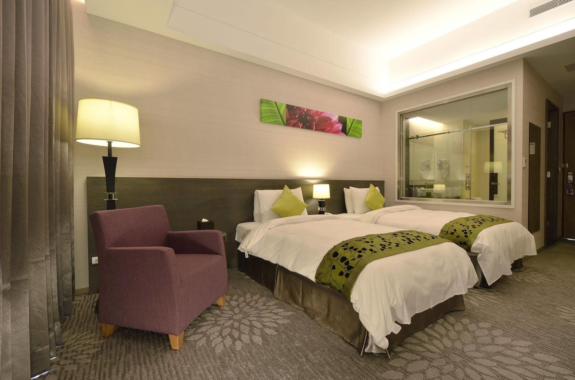 Hoya Hotel Taitung Экстерьер фото